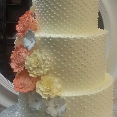 Peach blooms, soft tiers
